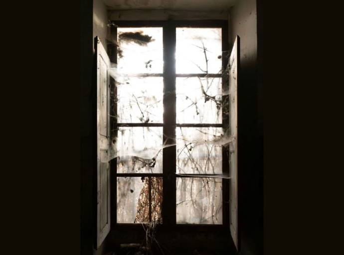 Buco nel buio. Le notti "in bianco" difesa estrema contro i sogni angosciosi che popolano la mente